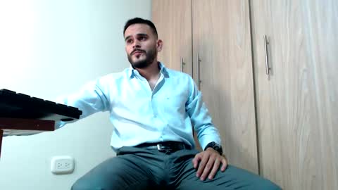 Snapshot of esteban_fer chatting on January 6, 2025, 5:30 am Esteban Fernandez online show from January 6, 2025, 5:30 am