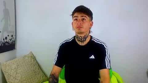 Esteban independent model online show from March 5, 2025, 10:22 am