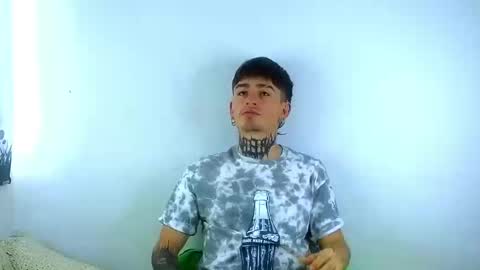 Esteban independent model online show from March 6, 2025, 2:40 pm