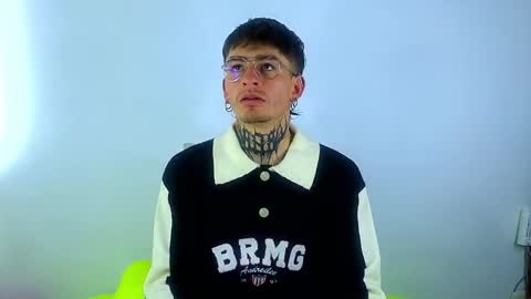 Esteban independent model online show from March 7, 2025, 1:40 pm