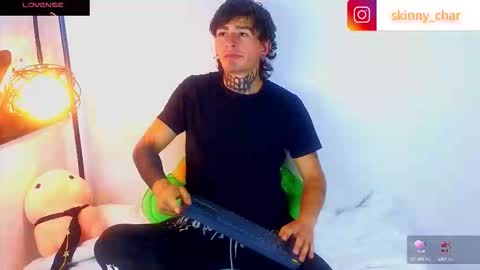 Esteban independent model online show from October 1, 2025, 11:05 am