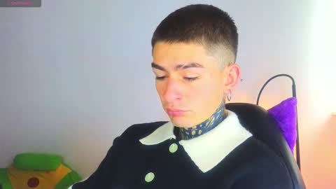 Esteban independent model online show from February 25, 2026, 2:05 pm