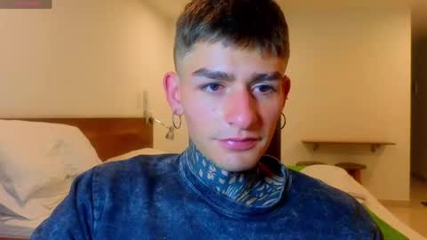 Snapshot of estebanchar_ chatting on May 10, 2026, 2:39 am Esteban independent model online show from May 10, 2026, 2:39 am