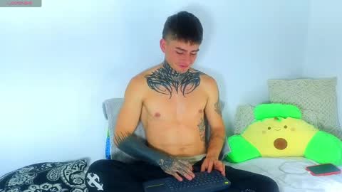 Snapshot of estebanchar_ chatting on May 18, 2026, 1:13 am Esteban independent model online show from May 18, 2026, 1:13 am