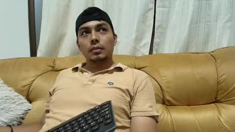 Snapshot of estebancot0314 chatting on September 27, 2025, 11:21 pm Esteban online show from September 27, 2025, 11:21 pm