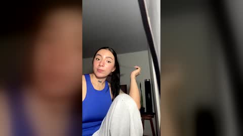 estefa1 online show from February 18, 2026, 5:53 pm