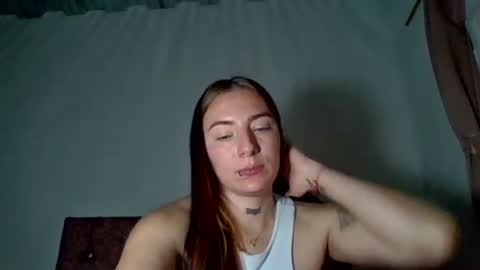 estefa1 online show from June 23, 2026, 4:43 am