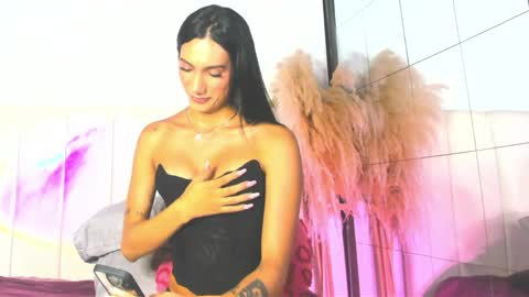 Estefa G online show from April 9, 2026, 3:28 am