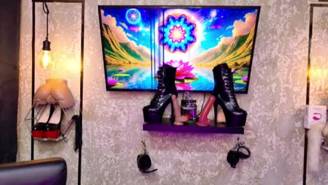 estefania1812 online show from April 4, 2026, 11:24 pm