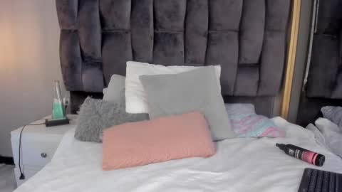 estefania__gomez online show from February 17, 2025, 12:43 am