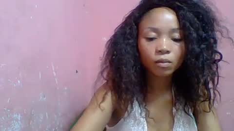 estelah20 online show from October 16, 2025, 11:55 am