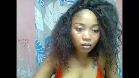 estelah20 online show from February 4, 2026, 10:21 am