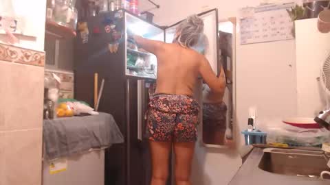 Snapshot of estelamaris1 chatting on November 13, 2025, 12:31 am estelamaris online show from November 13, 2025, 12:31 am