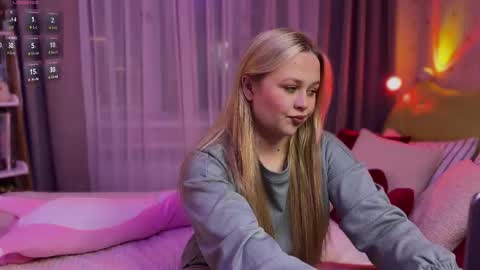 Estella online show from March 6, 2026, 11:12 pm