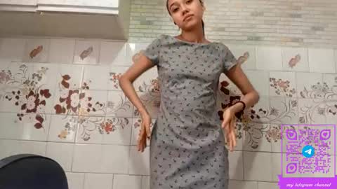 estellekirbo online show from February 18, 2026, 1:07 pm