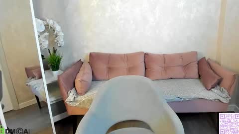 Ester online show from February 11, 2026, 4:17 am