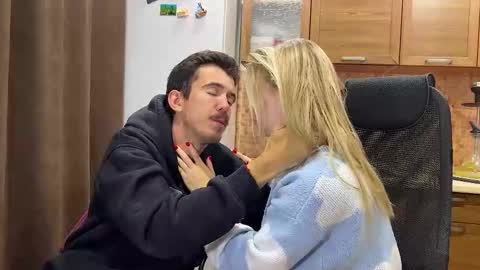 Ester online show from September 29, 2025, 6:02 pm