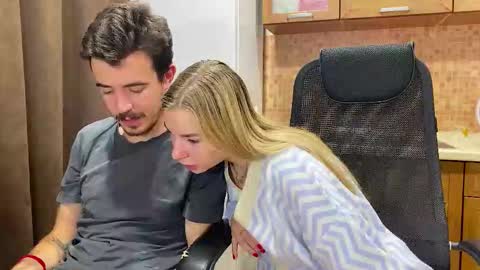 Ester online show from October 10, 2025, 5:45 pm