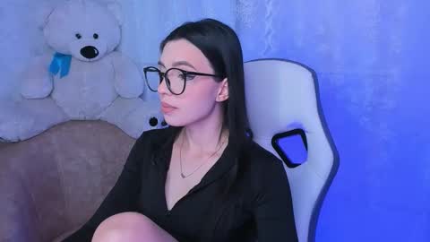 Ester online show from October 7, 2025, 10:40 pm