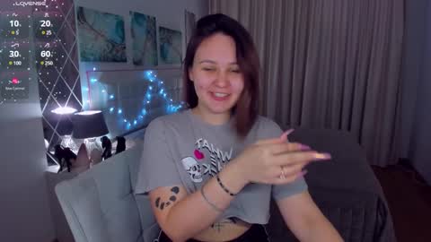 Snapshot of esterkiss chatting on December 13, 2024, 7:25 am Odelia online show from December 13, 2024, 7:25 am