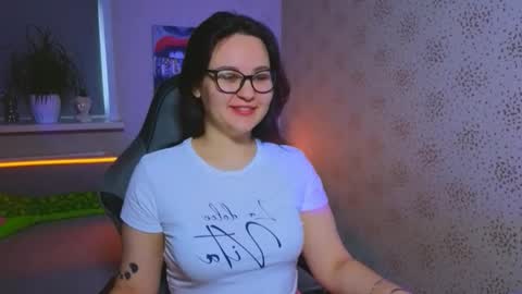 Snapshot of esterplayful chatting on November 7, 2025, 9:31 am EsterPlayful online show from November 7, 2025, 9:31 am