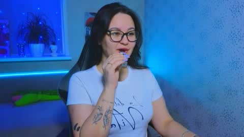 Snapshot of esterplayful chatting on November 17, 2025, 11:27 am EsterPlayful online show from November 17, 2025, 11:27 am