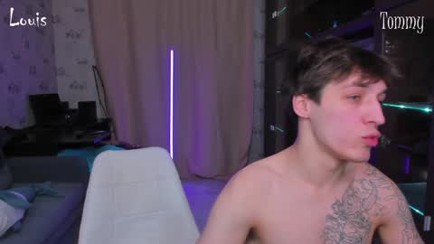 Snapshot of esthetics_boys chatting on December 22, 2024, 3:11 am LOUIS online show from December 22, 2024, 3:11 am