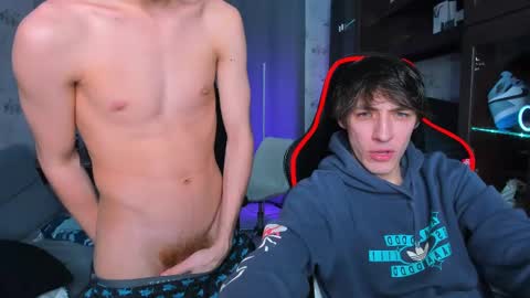 Snapshot of esthetics_boys chatting on February 25, 2025, 6:03 am LOUIS online show from February 25, 2025, 6:03 am