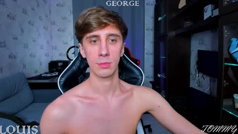 Snapshot of esthetics_boys chatting on March 10, 2025, 11:21 am LOUIS online show from March 10, 2025, 11:21 am