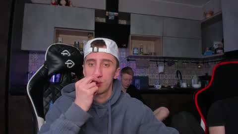 LOUIS online show from April 9, 2026, 6:19 am