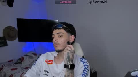 estivenvel online show from November 11, 2025, 6:30 pm