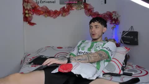 estivenvel online show from November 23, 2025, 2:28 pm