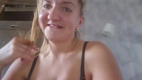 Snapshot of estrellawalters chatting on September 12, 2025, 10:59 am estrellawalters online show from September 12, 2025, 10:59 am