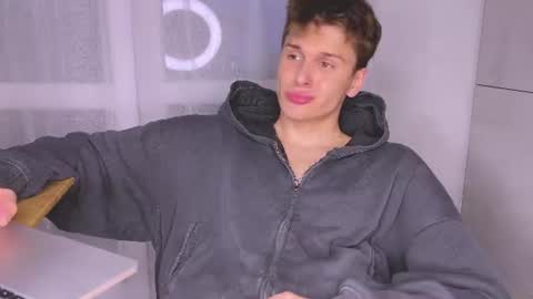 Alex online show from June 12, 2026, 7:24 pm
