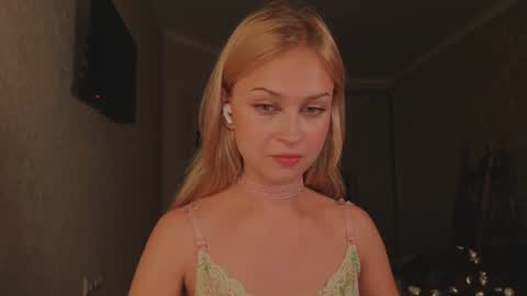 Sophia online show from June 26, 2026, 11:53 pm