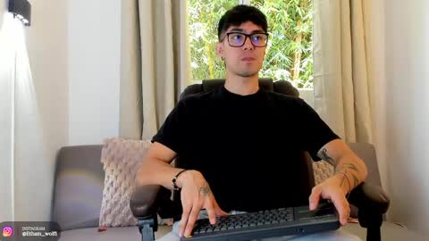 etham_wolf1 online show from April 25, 2026, 3:31 pm
