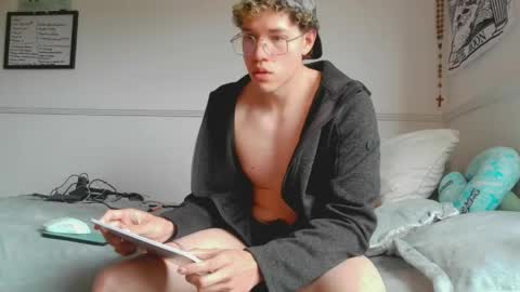Ethan online show from May 4, 2026, 3:52 pm