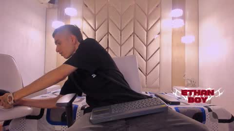 Ethan online show from February 4, 2026, 8:14 pm