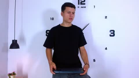 Snapshot of ethan_brooks_ chatting on August 5, 2026, 7:49 pm Ethan Brooks online show from August 5, 2026, 7:49 pm