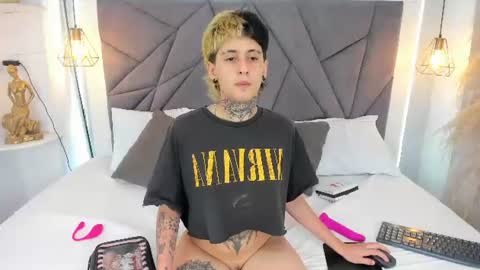 Snapshot of ethan_lennox_ chatting on July 22, 2026, 5:32 am Ethan online show from July 22, 2026, 5:32 am