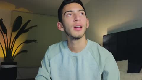 Snapshot of ethan_skiny_ chatting on December 8, 2024, 5:07 am Joan online show from December 8, 2024, 5:07 am