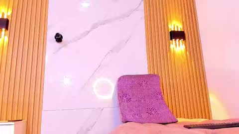 ethan_thouse online show from November 6, 2025, 7:42 am