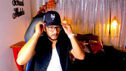 ethan w7 online show from October 13, 2025, 8:09 pm