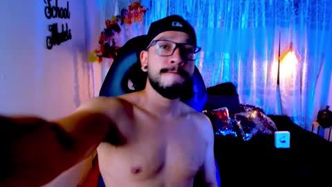 ethan w7 online show from October 17, 2025, 2:04 am