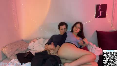 EthanandMaria online show from April 21, 2026, 9:17 pm