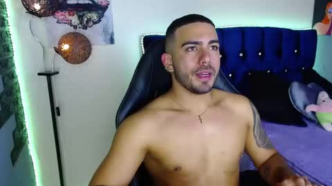 Snapshot of ethanhairy chatting on May 4, 2026, 9:44 pm Ethan online show from May 4, 2026, 9:44 pm