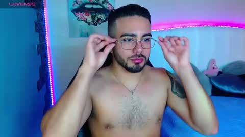 Snapshot of ethanhairy chatting on July 11, 2026, 6:43 pm Ethan online show from July 11, 2026, 6:43 pm