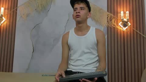 ethanhot_os online show from April 30, 2026, 7:09 pm