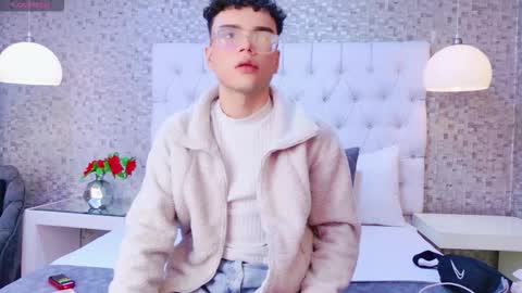 Ethan Leroy online show from October 19, 2025, 3:07 am