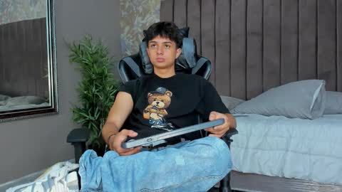 ethanlowell online show from September 26, 2025, 6:06 am